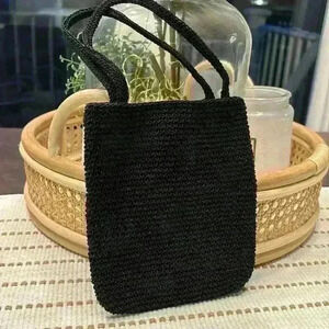 EXCELLENT LIKE NEW CROCHET BAG